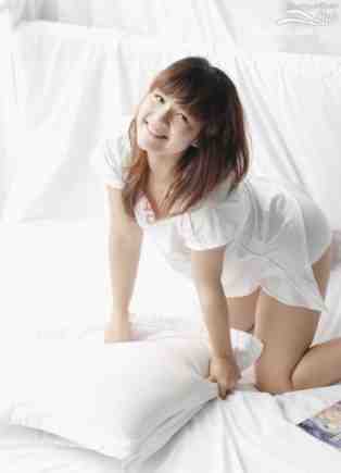 em xinh khoe đường cong trên giường, sexy girl
