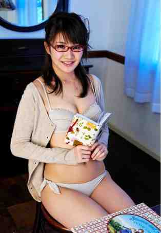 Gái Nhật Bản Sexy Khoe Hàng Cực Nóng