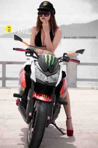 vấn đề nan giải, xe hay người, sexy girl