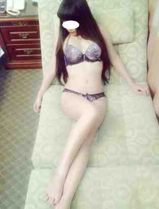 Siêu Mẫu Đinh Ngọc Diệp, Ảnh Sex Việt Nam